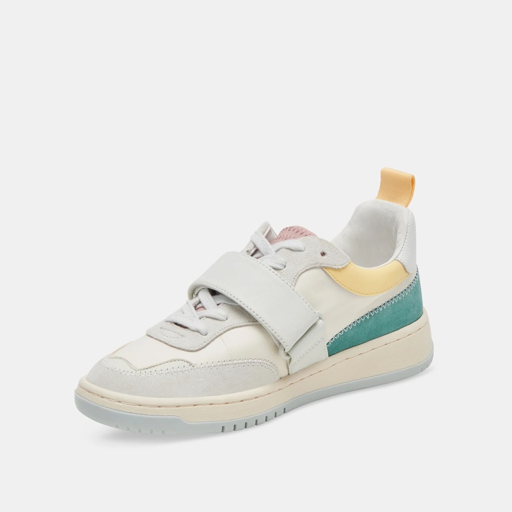 Dolce Vita Sneakers